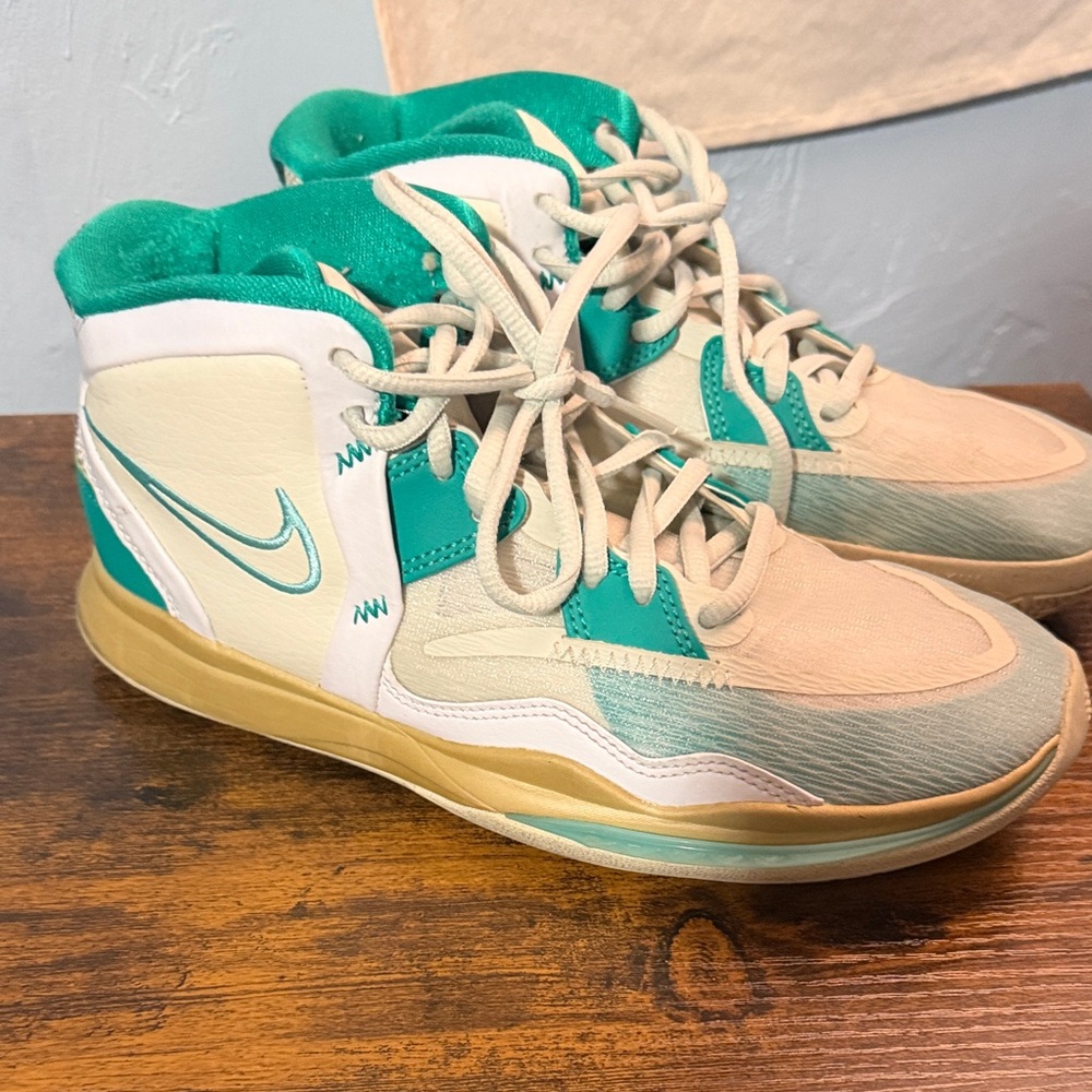WNBA Basketball sneakers - Kyrie x Sue Bird
